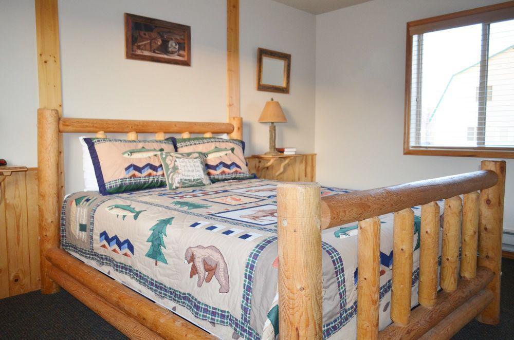 Lodge Sleepy J